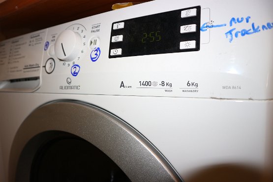 Waschen und Trocknen in einem Große Waschmaschine. Sie können 8kg Waschen und 6kg trocken. Bzw in einem Programm werden 6kg gewaschen und getrocknet. Viele Funktionen auch mit Schnellwäsche...